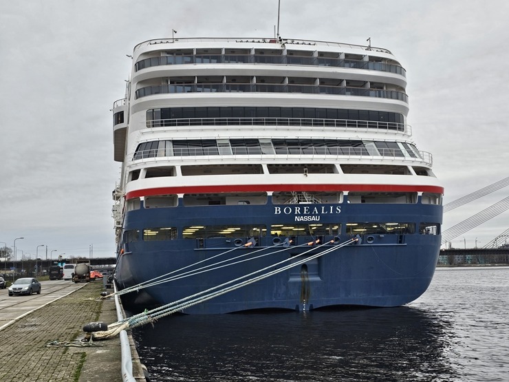 Kruīza kuģis «Borealis» no «Fred.Olsen Cruise Lines» flotes pirmo reizi ienāk Rīgas ostā 383004