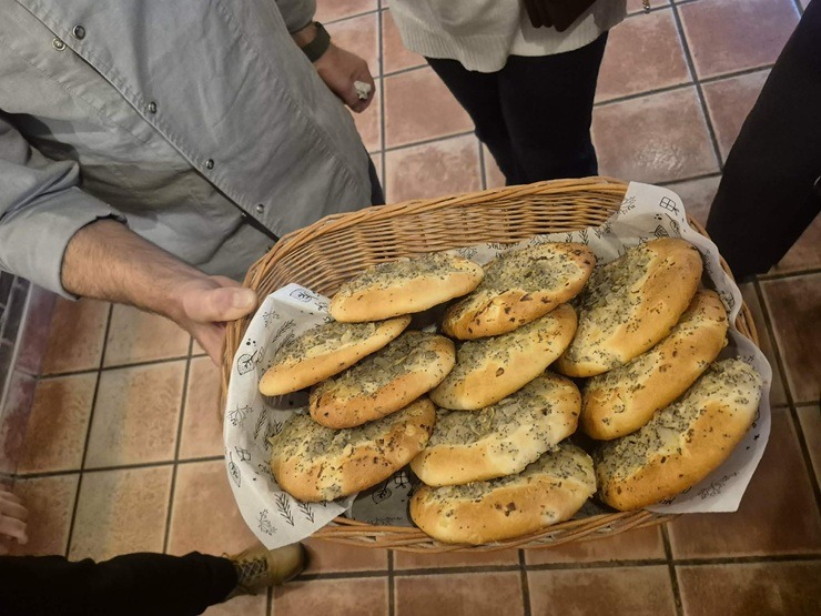 Travelnews.lv iepazīst Ļubļinas garduma «Cebularz» cepšanas procesu un izbauda tā neatkārtojamo garšu 383638