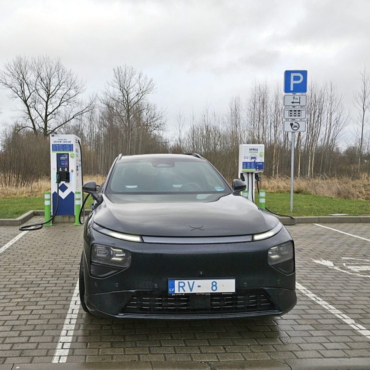 Sadarbībā ar «Autobrava» esam Latgales ceļos ar jaudīgo «Xpeng G9» 383775
