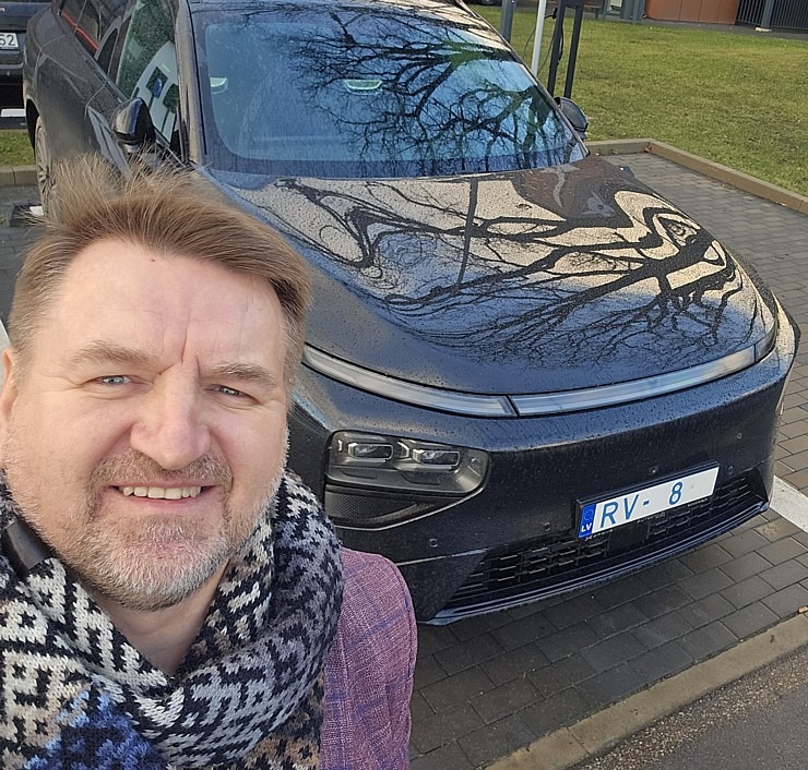 Sadarbībā ar «Autobrava» esam Latgales ceļos ar jaudīgo «Xpeng G9» 383779