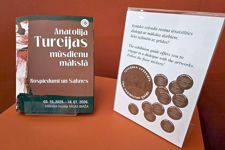 Mākslas muzejā RĪGAS BIRŽA ir skatāma izstāde «Nospiedumi un saknes: Anatolija mūsdienu Turcijas mākslā» 383994