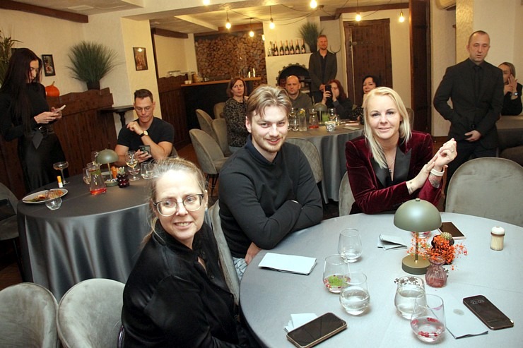 Rīgā izbaudām 5 kārtu vakariņas un prāta spēli «Lamberta Grill Show» restorānā 384510