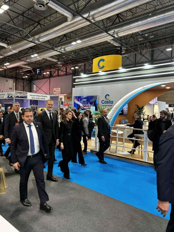 Ieskats Madrides Fitur bildēs: Spānijas karalis Felipe VI un Latvijas stends 384946
