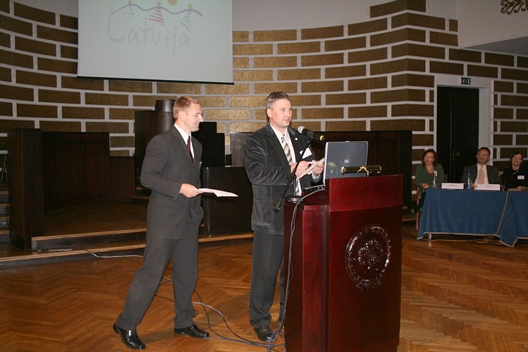 Tiek sveikti «GADA CILVĒKS TŪRISMĀ 2006» laureāti 385174