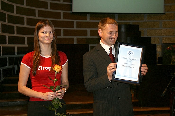 Tiek sveikti «GADA CILVĒKS TŪRISMĀ 2006» laureāti 385156