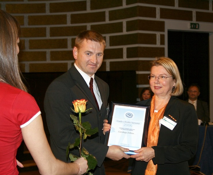 Tiek sveikti «GADA CILVĒKS TŪRISMĀ 2006» laureāti 385161