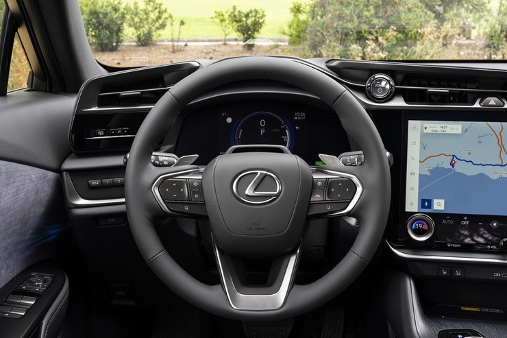 Salonos ir ieradies jaunais pilnībā elektriskais «Lexus RZ» 386839
