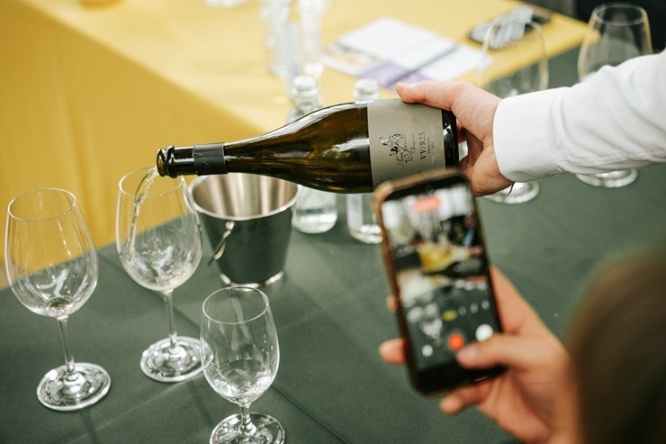 Ieskats šampanieša un gastronomijas saderības simpozijā un konkursā «Chefs + Champagne» 387484