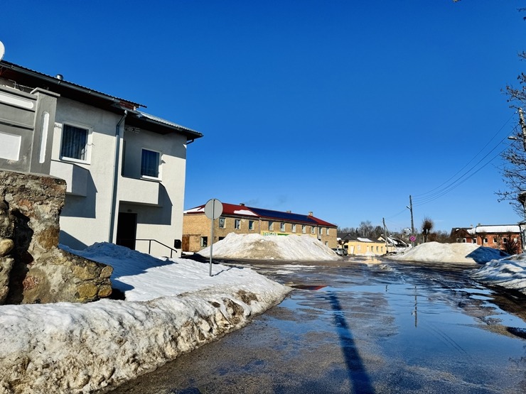 Sniegiem bagātā Dagda Krāslavas novadā atvadās no ziemas. Foto: Sintija Maļkeviča 387598