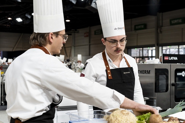 Latvijas pavāri ar godu nes Latvijas vārdu pasaulē, piedaloties prestižajā «Bocuse d’Or» konkursā 388448