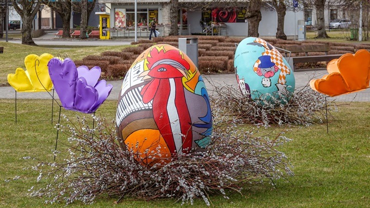 Ventspils tērpjas Lieldienu rotās 388984