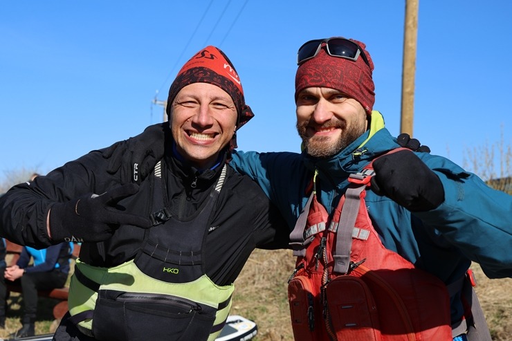 Latvijas airēšanas maratonu čempionāta posms uz Maltas upes Rēzeknes novadā piesaista kuplu sportisku skaitu. Foto: Estravel Latvia 389649