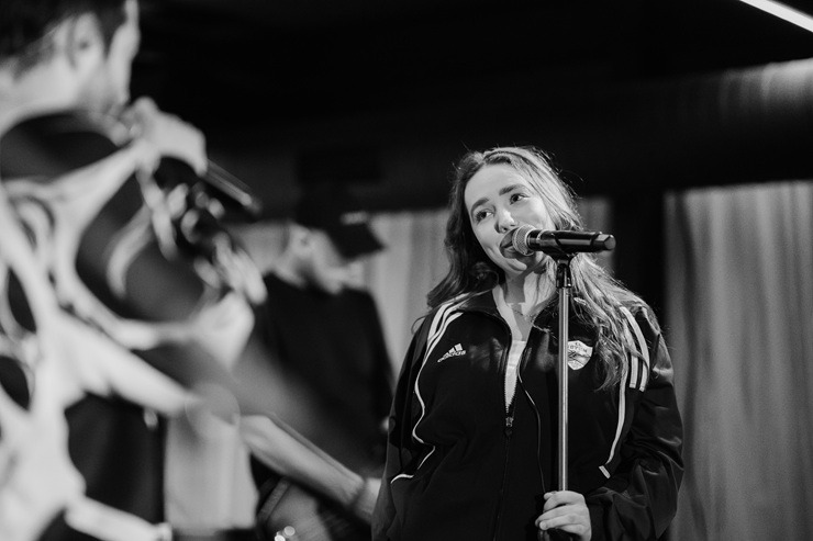 Gada hip-hop mākslinieks Fiņķis plosās Liepājas naktsklubā 390277