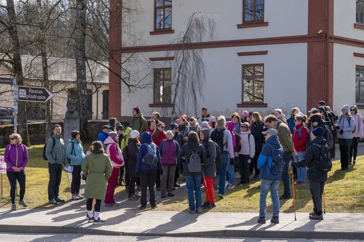 Zinātkārie dodas pārgājienā «Raunas baltais miers un zaļais siers» 390307
