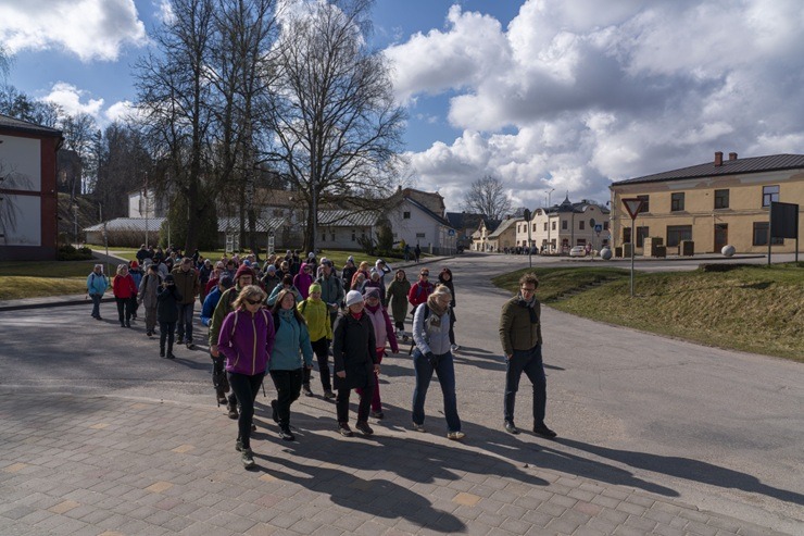 Zinātkārie dodas pārgājienā «Raunas baltais miers un zaļais siers» 390308