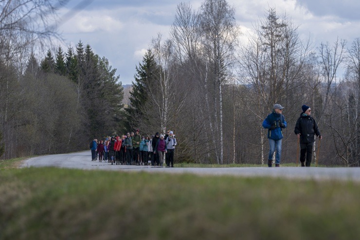 Zinātkārie dodas pārgājienā «Raunas baltais miers un zaļais siers» 390313