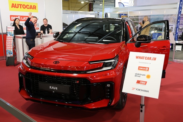 Ķīpsalā pulcējas auto fani uz starptautisko autoindustrijas izstādi 2026 390437