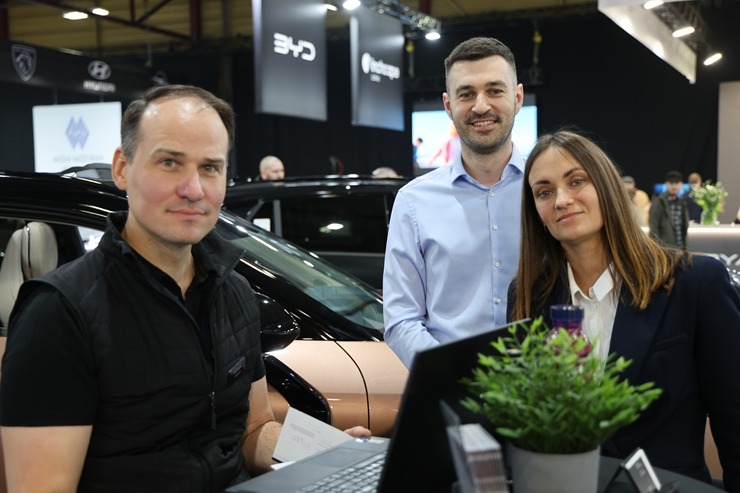 Ķīpsalā pulcējas auto fani uz starptautisko autoindustrijas izstādi 2026 390463