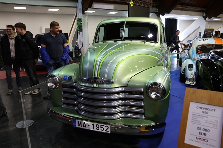 Ķīpsalā pulcējas auto fani uz starptautisko autoindustrijas izstādi 2026 390489