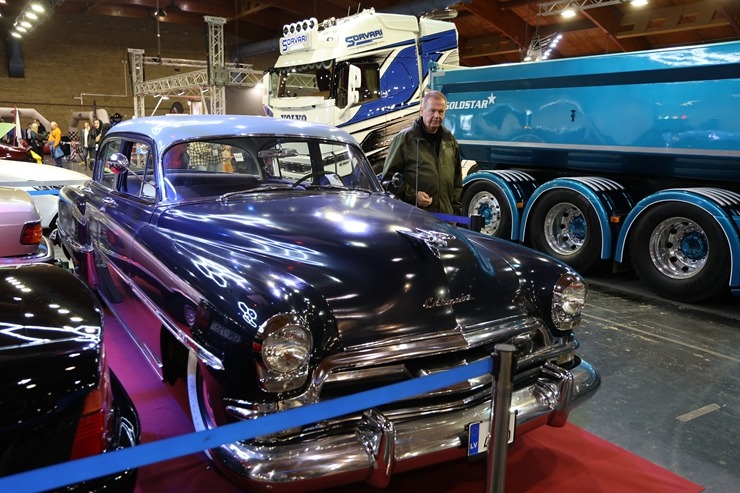 Ķīpsalā pulcējas auto fani uz starptautisko autoindustrijas izstādi 2026 390496