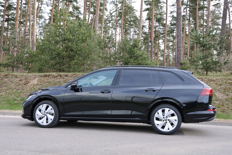 Sadarbībā ar auto nomu «SIXT Latvija» apceļojam Rīgu - VW Golf Variant no 24 eiro dienā 390669