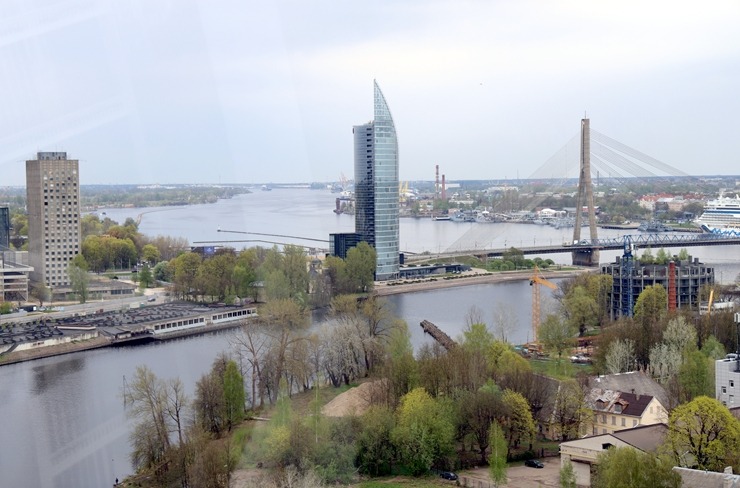Rīgas restorāns «Buržujs» kopā ar Rīgas panorāmas ratu piedāvā svinēt svētkus īpašā gaisotnē 391035
