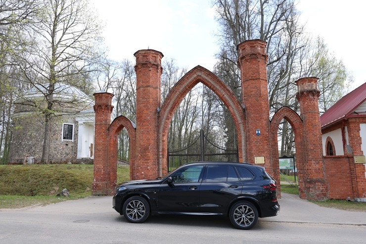 Sadarbībā ar auto nomu «SIXT Latvija» apceļojam Latgali - BMW X5 no 60 eiro dienā 391386