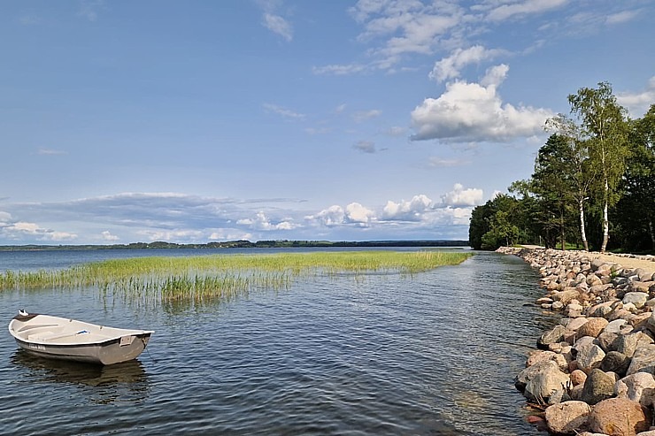 Rāznas ezers pie Mākoņkalna iegūst labiekārtotu pludmali. Foto: Aivars Arnicāns 391555