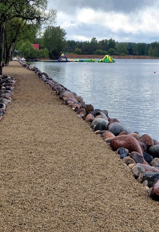 Rāznas ezers pie Mākoņkalna iegūst labiekārtotu pludmali. Foto: Aivars Arnicāns 391559