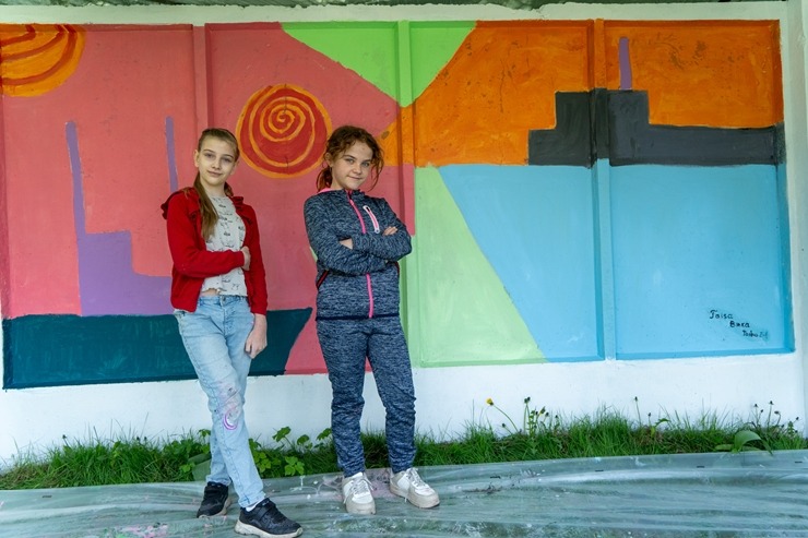 Vecmīlgrāvī atjaunota ostas sēta - brīvdabas izstāde iemirdzas jaunās krāsās. Foto: Uģis Bērziņš 391881