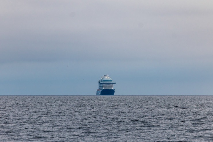 Rīgas ostā sagaida 333 metru garo «Mein Schiff Relax» – lielāko kruīza kuģi ostas vēsturē 391905