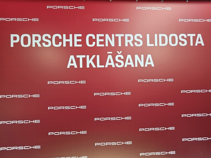 Pārdaugavā tiek atklāts jaunais «Porsche centrs Lidosta» 392379
