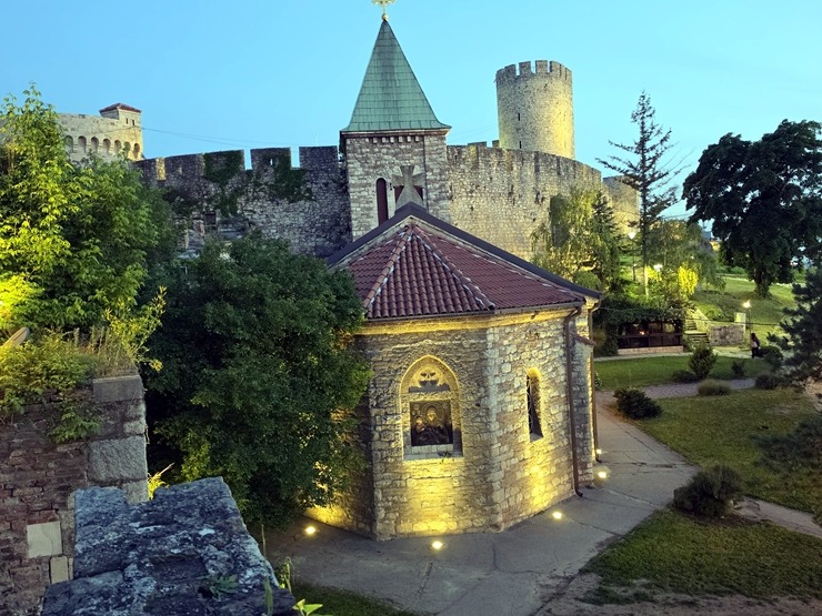 Sadarbībā ar «airBaltic» izbaudām vakariņas Belgradas populāra restorānā «Kalemegdanska terasa» 392723