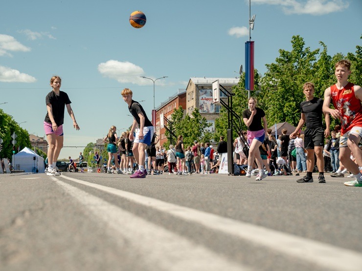 Jelgava ar gājienu un dažādiem pasākumiem svin pilsētas svētkus 393167