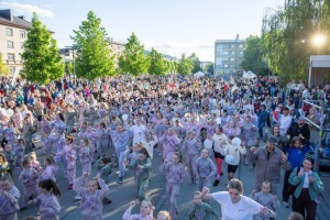 Jelgava ar gājienu un dažādiem pasākumiem svin pilsētas svētkus 9
