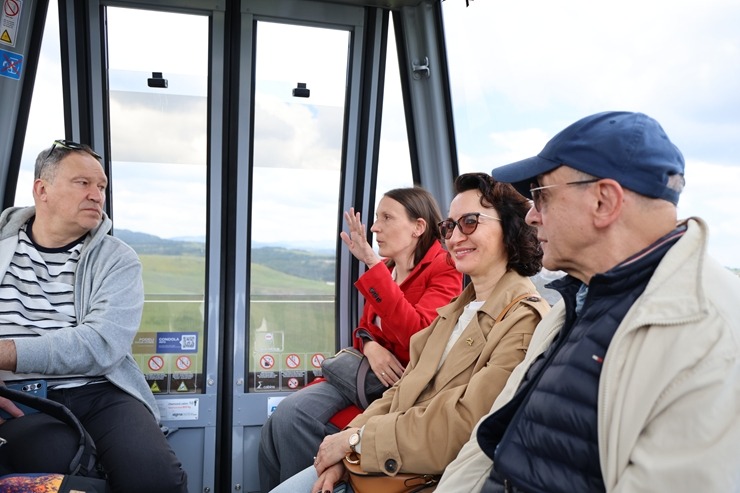 Sadarbībā ar «airBaltic» braucam ar Zlatibor gaisa trošu vagoniņu «Gold Gondola» 9 km garumā 393237