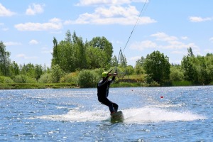 Nr.3: Izbaudām «Wakepark Saldus» piedāvājumu pie ainaviskās Sātiņu-Sesiles ūdenskrātuves - Foto