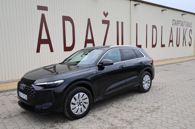 Sadarbībā ar «Sixt Latvia» un «Audi Q5» (no 44 eiro dienā) apmeklējam un izbaudām jauno Ādažu novada restorānu «Aviators» 393939