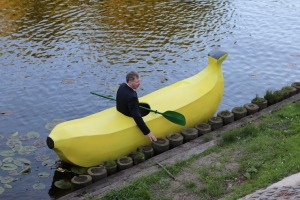 Pie Latvijas Nacionālās operas līdz 30.06. tūristus piesaista vides instalācija «Zem dzeltenās mizas». Foto: Mārtiņš Strubergs 22