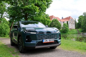 Sadarbībā ar «SIXT Latvia» un «Toyota RAV4» (no 30 eiro dienā) ceļojam uz Jaunpils pili 1