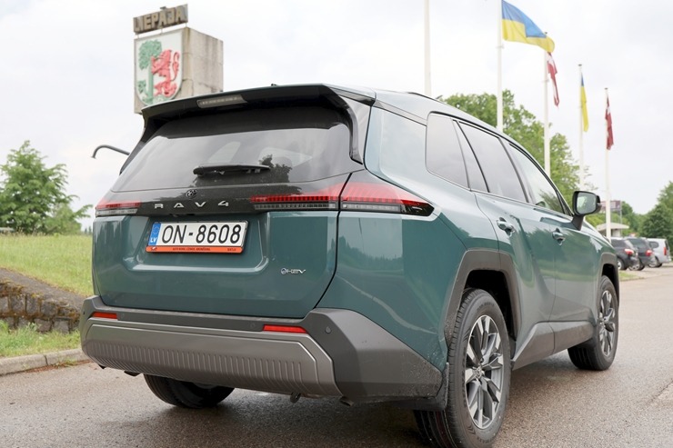 Sadarbībā ar «SIXT Latvia» un «Toyota RAV4» (no 30 eiro dienā) apceļojam Latviju 394468
