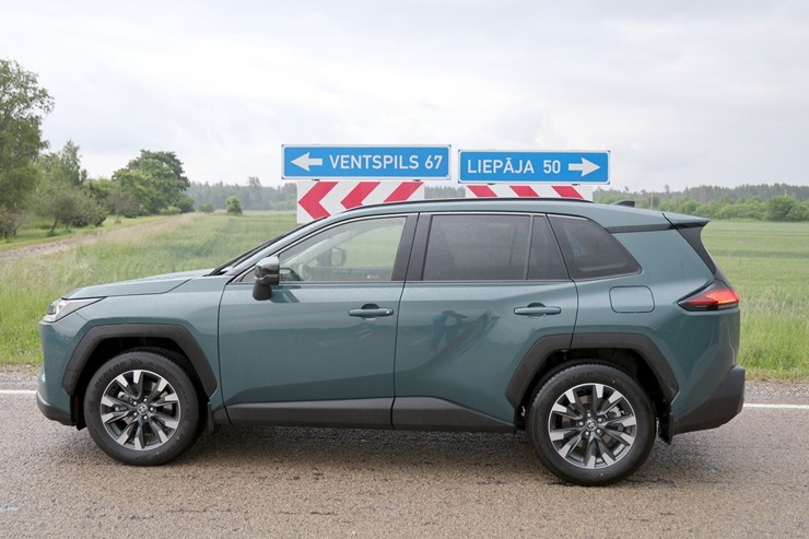 Sadarbībā ar «SIXT Latvia» un «Toyota RAV4» (no 30 eiro dienā) apceļojam Latviju 394470