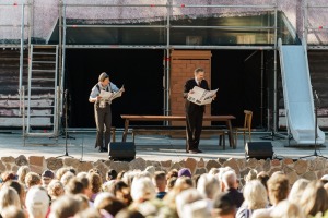 Turaidas muzejrezervātā ar dziesmām, darbnīcām un saulgriežu rituāliem aizvadīta Jāņu diena - Foto