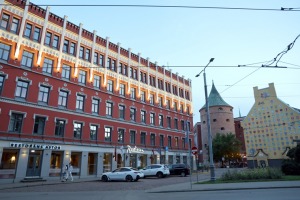 Sadarbībā ar «SIXT Latvia» un «Volvo XC90» (no 55 eiro dienā) apceļojam Latvijas galvaspilsētu 15