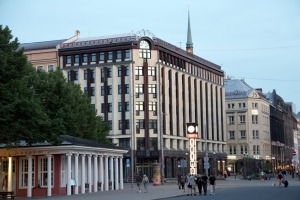 Sadarbībā ar «SIXT Latvia» un «Volvo XC90» (no 55 eiro dienā) apceļojam Latvijas galvaspilsētu 26