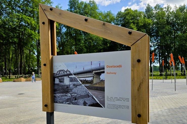 Iespaidīgas pārvērtības - Jēkabpilī atklāts atjaunotais Krustpils parks 394938