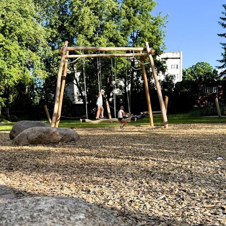 Iespaidīgas pārvērtības - Jēkabpilī atklāts atjaunotais Krustpils parks 394951