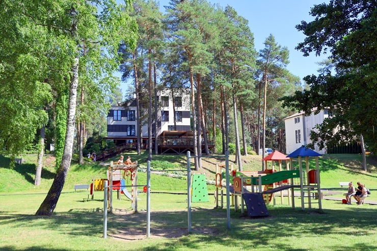 Sadarbībā ar «Europcar Latvia» apmeklējam izcilu vietu Pierīgā vasaras karstumā - viesnīcas «Baltvilla» pludmali Baltezera krastā 395069