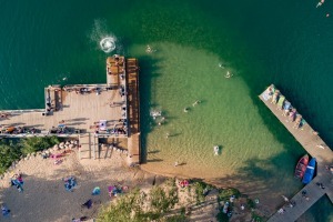 Arī Viļņā ir kur patverties no karstuma - Foto
