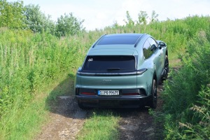 «Cayenne Road Show 2026» ietvaros dažādās trasēs iepazīstam jauno «Porsche Cayenne Electric» un «Porsche 911» modeļus 17